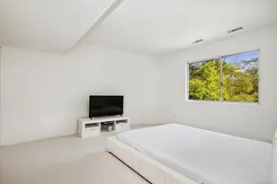 210 Red Fox Rd, Stamford, CT 06903 - Photo 15