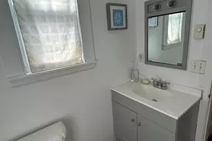 21 Acushnet St, Naugatuck, CT 06770 - Photo 11