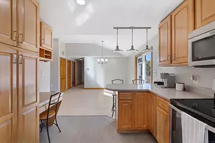 827 Thompson Rd, Thompson, CT 06277 - Photo 17