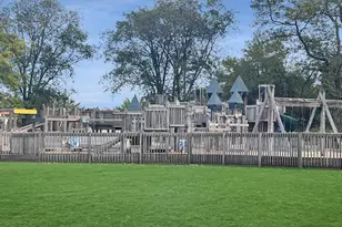 107 Benson Pl, Fairfield, CT 06824 - Photo 3