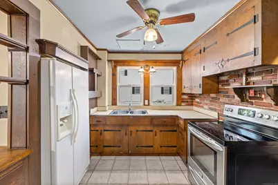 625 Vauxhall Street Ext, Waterford, CT 06385 - Photo 9