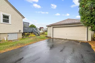 625 Vauxhall Street Ext., Waterford, CT 06385 - Photo 3