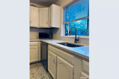 10 Ledgebrook Drive #10, Norwalk, CT 06854 - Photo 3