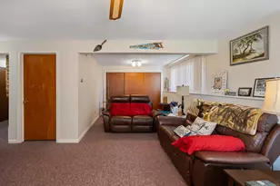 25 Stowe Ct, Hamden, CT 06514 - Photo 27