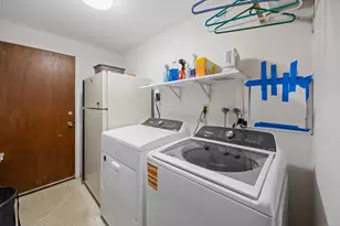 25 Stowe Ct, Hamden, CT 06514 - Photo 31