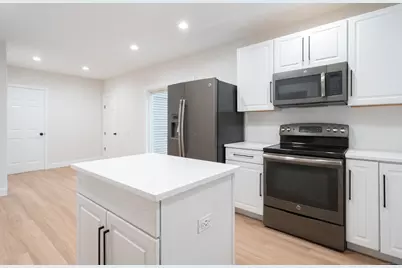 7 Carver Avenue, Norwich, CT 06360 - Photo 5