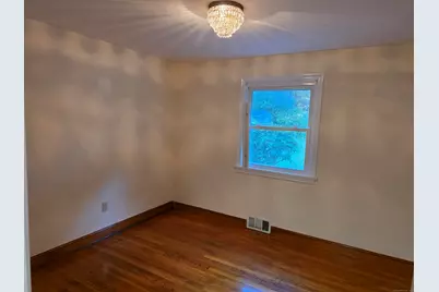 481 Bunker Hill Avenue, Waterbury, CT 06708 - Photo 5