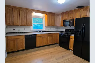 481 Bunker Hill Avenue, Waterbury, CT 06708 - Photo 3