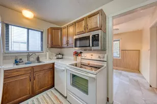 10 Deepwood Dr, Southington, CT 06489 - Photo 7