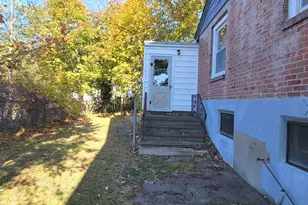 118 Bloomingdale Rd, Waterford, CT 06375 - Photo 5