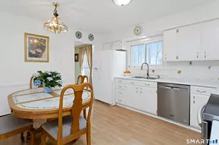 11 Charcoal Rd, Norwalk, CT 06854 - Photo 9