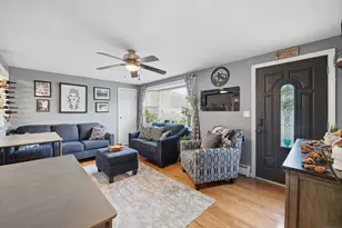 32 Magnolia Dr, Enfield, CT 06082 - Photo 5