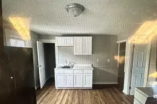 354 Blatchley Ave, New Haven, CT 06513 - Photo 5