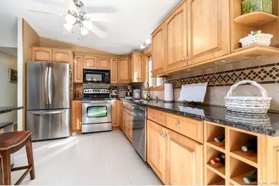 36 Donohue Drive, Norwalk, CT 06851 - Photo 13