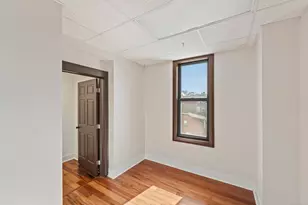 216 Crown St, New Haven, CT 06510 - Photo 9