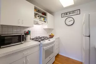 37 Towne House Rd, Hamden, CT 06514 - Photo 7