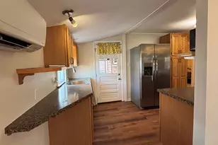 11 West St, East Hampton, CT 06424 - Photo 9