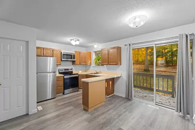 213 Oakland Street #APT D, Manchester, CT 06042 - Photo 9