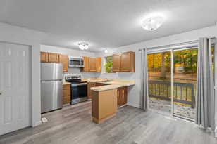 213 Oakland St, Manchester, CT 06042 - Photo 9