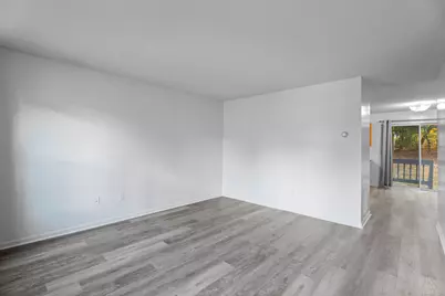 213 Oakland Street #APT D, Manchester, CT 06042 - Photo 7