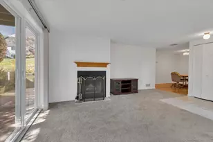 1 Wooded Heights Dr, Cromwell, CT 06416 - Photo 5