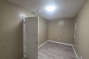 63 Seyms St, Hartford, CT 06120 - Photo 5