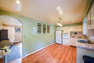 291 Frenchtown Rd, Bridgeport, CT 06606 - Photo 11