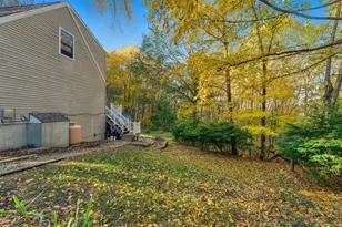 19 Desjardins Dr, Montville, CT 06382 - Photo 5