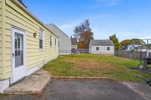 375 Ruth St, Bridgeport, CT 06606 - Photo 27