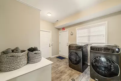 16 Clairmont Avenue, Waterbury, CT 06708 - Photo 7