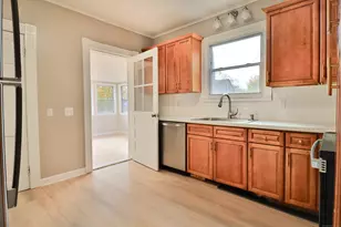 154 Hawthorne Ave, Derby, CT 06418 - Photo 17