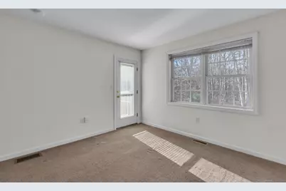 244 Oakland Street #APT E, Manchester, CT 06042 - Photo 19