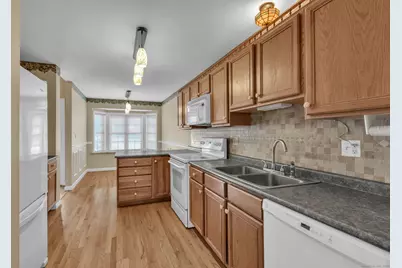 244 Oakland Street #APT E, Manchester, CT 06042 - Photo 3