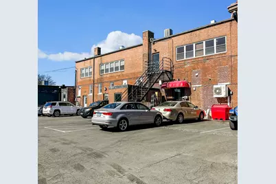 991 Farmington Avenue, West Hartford, CT 06107 - Photo 1