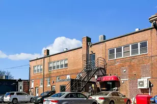 991 Farmington Ave, West Hartford, CT 06107 - Photo 1