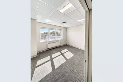 991 Farmington Avenue, West Hartford, CT 06107 - Photo 5