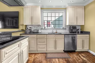 15 Overland Ave, Bridgeport, CT 06606 - Photo 27