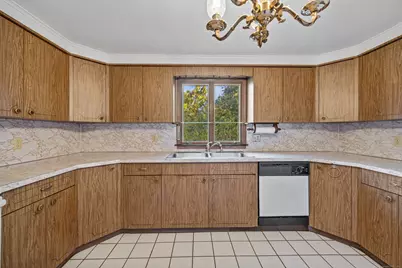 81 Esther Avenue, Waterbury, CT 06708 - Photo 5