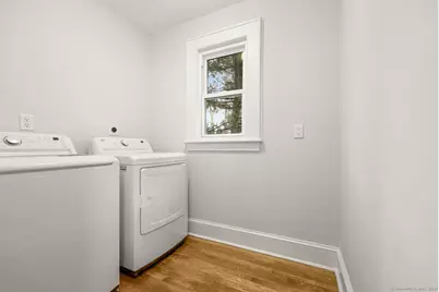 21 Holcomb Avenue, Stamford, CT 06906 - Photo 7