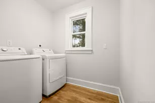 21 Holcomb Ave, Stamford, CT 06906 - Photo 7