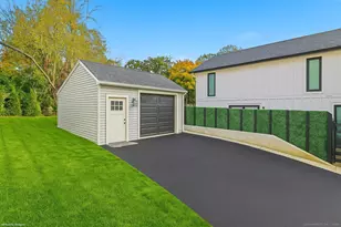 131 Henry St, Greenwich, CT 06830 - Photo 33