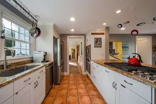 35 Hotchkiss Ln, Madison, CT 06443 - Photo 13