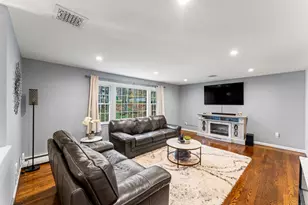 8 Possum Ridge Rd, Newtown, CT 06470 - Photo 11