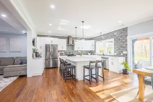 2 Evet Dr, New Fairfield, CT 06812 - Photo 5