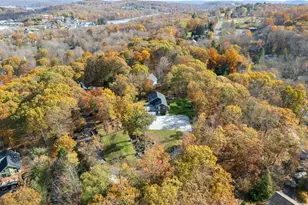 2 Evet Dr, New Fairfield, CT 06812 - Photo 3
