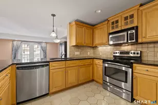 237 Fern St, West Hartford, CT 06119 - Photo 13