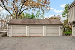 98 Heritage Vlg, Southbury, CT 06488 - Photo 15