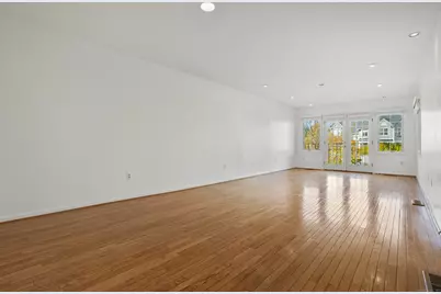 121 Paugusett Circle, Trumbull, CT 06611 - Photo 5