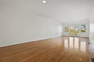 121 Paugusett Cir, Trumbull, CT 06611 - Photo 5