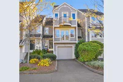 121 Paugusett Circle, Trumbull, CT 06611 - Photo 1